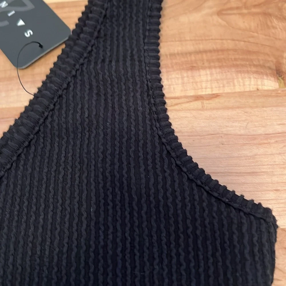 21 Saints Ladies Black V-Neck Ribbed Crop Tank Top -NWT - Picture 9 of 10